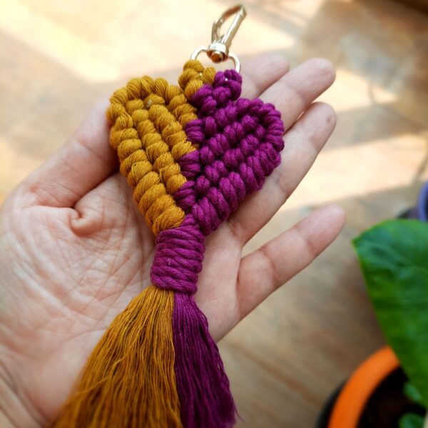 macrame-keychain