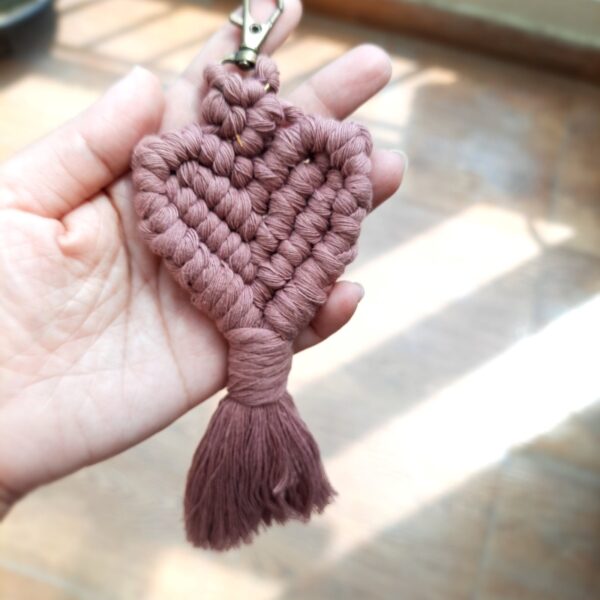 macrame-keychain