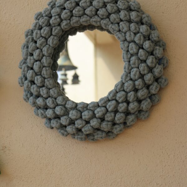 wall-hanging-mirror