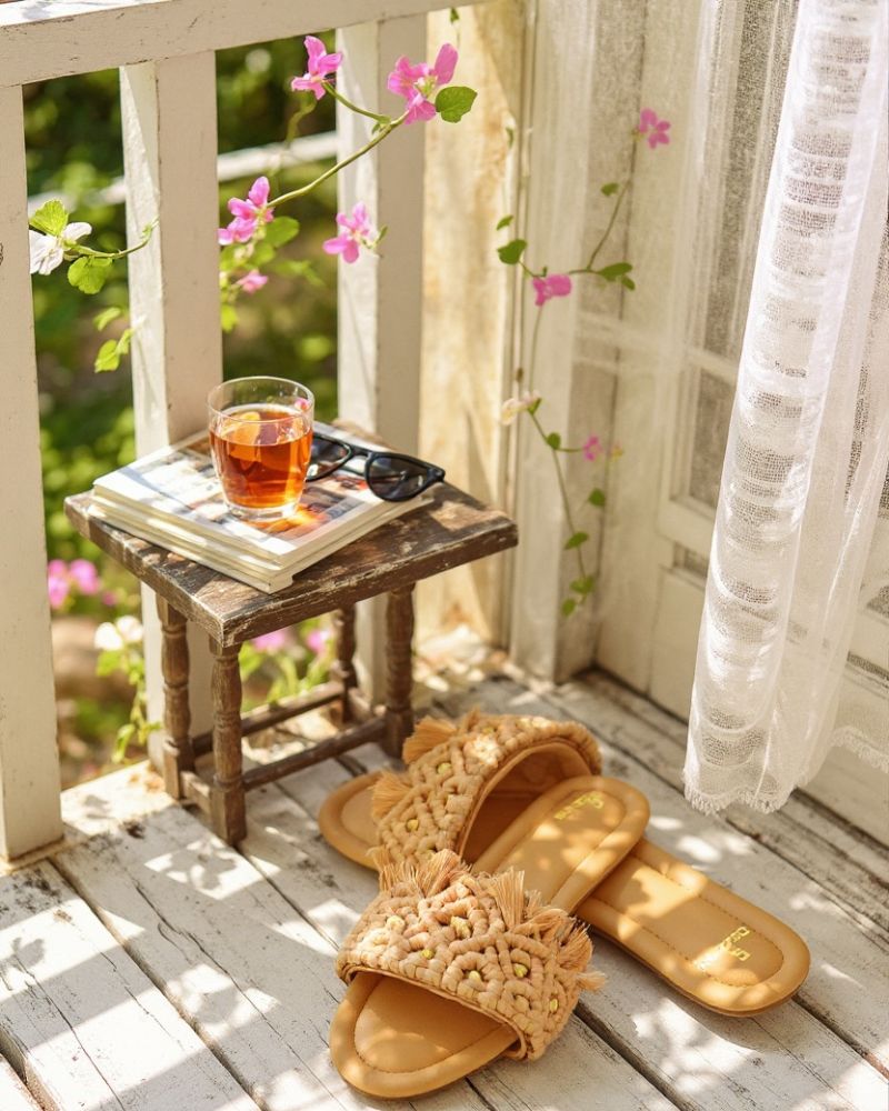 Beige-sandals
