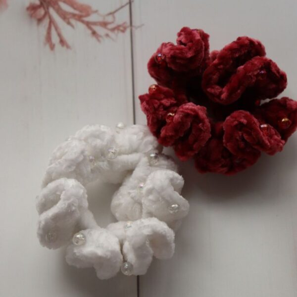 Pink-and-white-velvet-scrunchie-combo