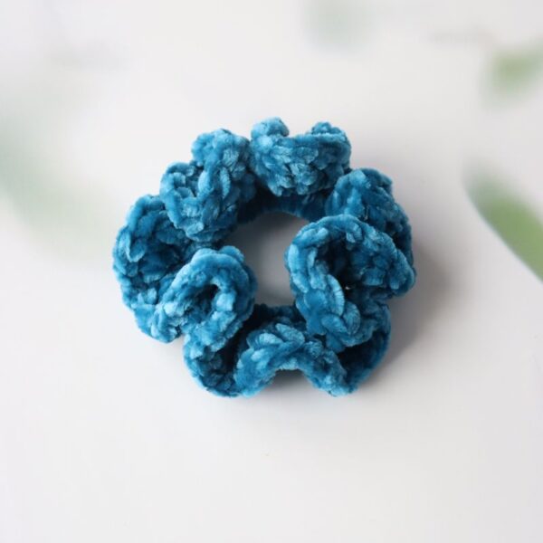 blue-velvet-scrunchie