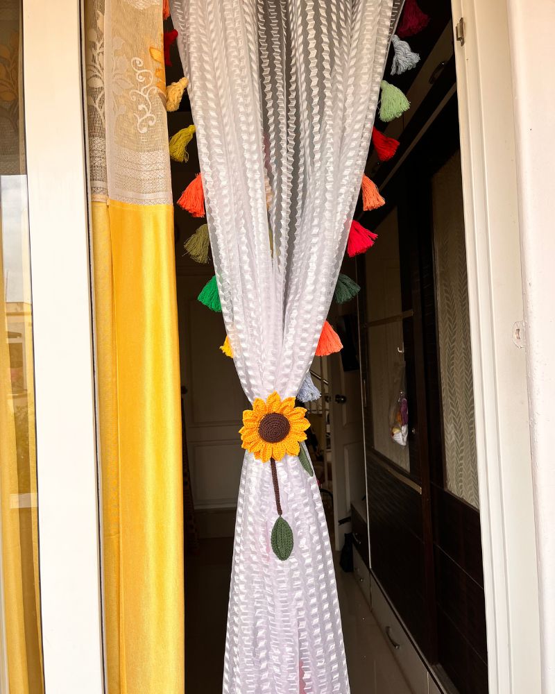 Sunflower-Curtain-tie-back02