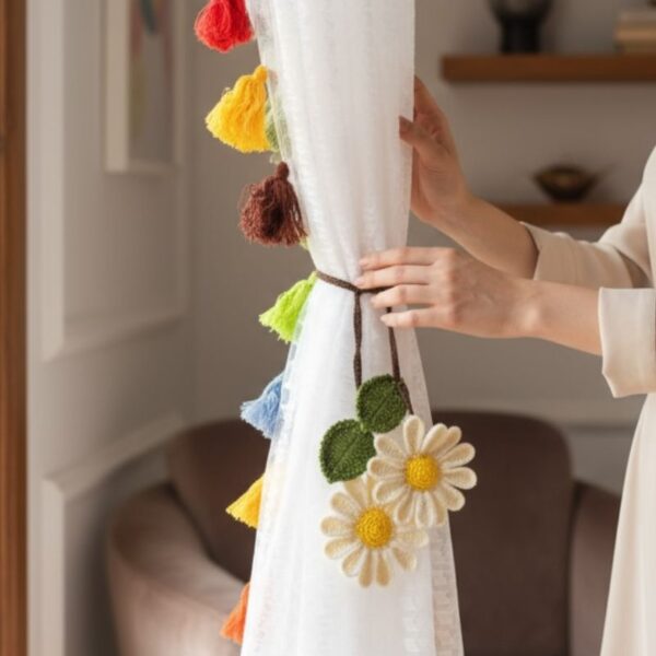 Daisy-curtain-Tie-back