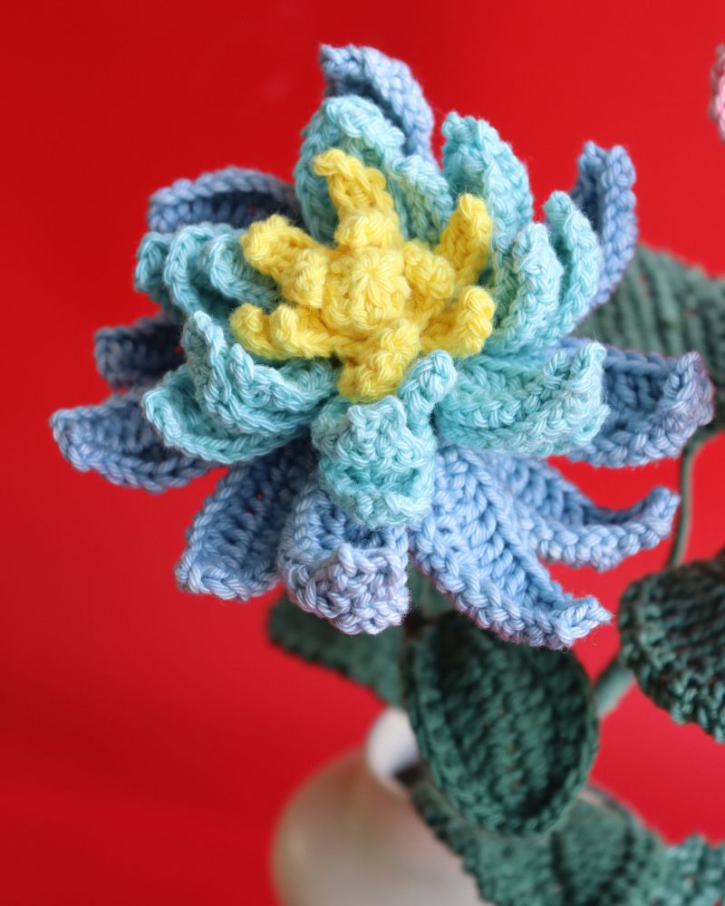 Crochet-blue-dahlia-flower