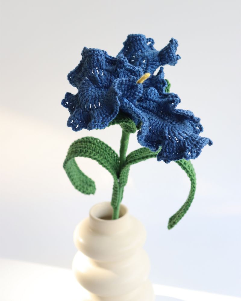Crochet-blue-iris-flower Crochet-blue-iris-flower