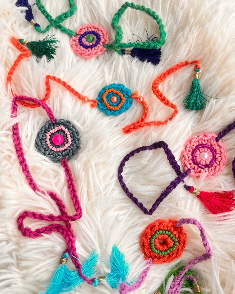pink-blue-crochet-rakhi-lumba-set