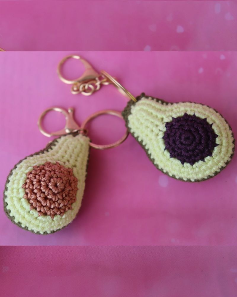 crochet-avocado-keychain crochet-avocado-keychain